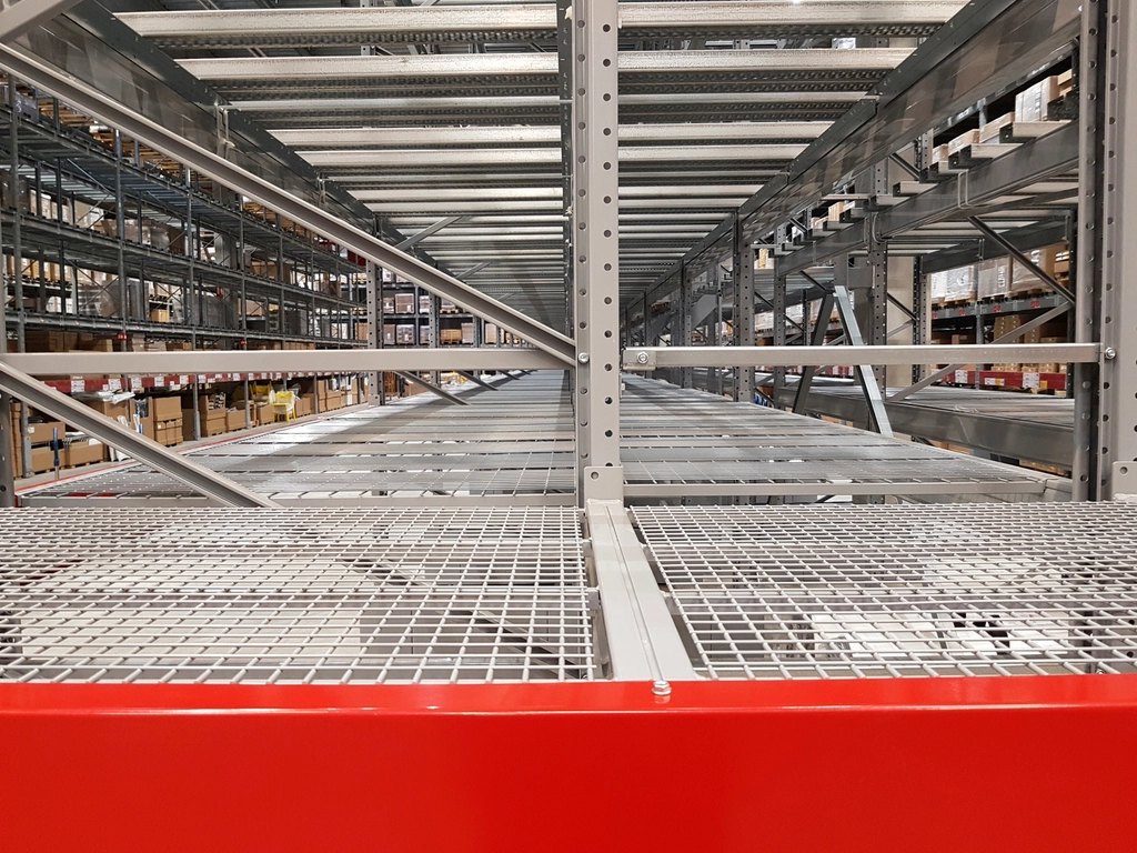 Free storage warehouse image